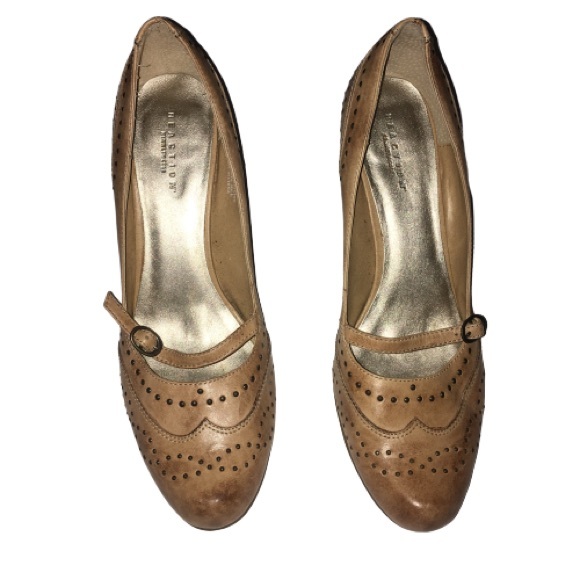 Kenneth Cole Reaction Break Water Mary Jane Heels - Picture 2 of 8